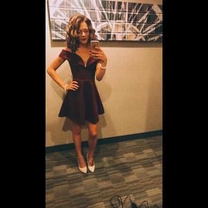 Meet your Posher, Hillary